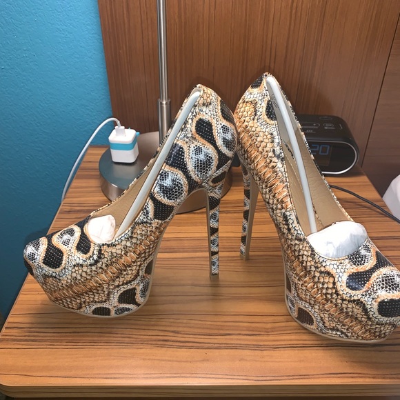 Python (fake python) skin heels - Picture 2 of 4